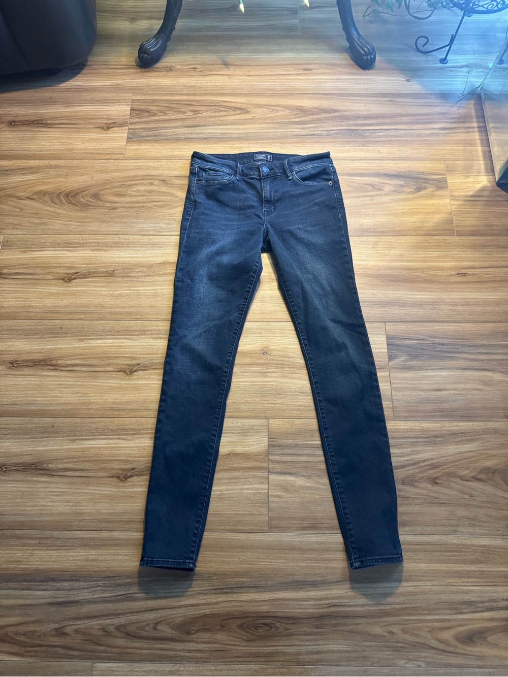 Abercrombie & Fitch Women's Skinny Jeans - Dark Indigo Wash, Inseam 30 Inches